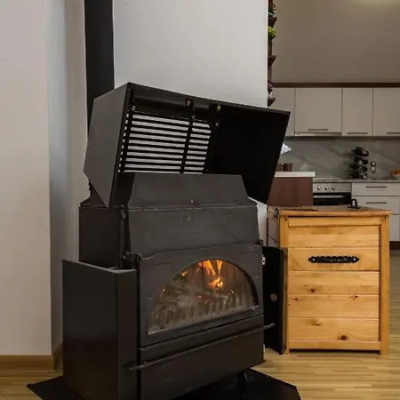 아파트 Lazar *