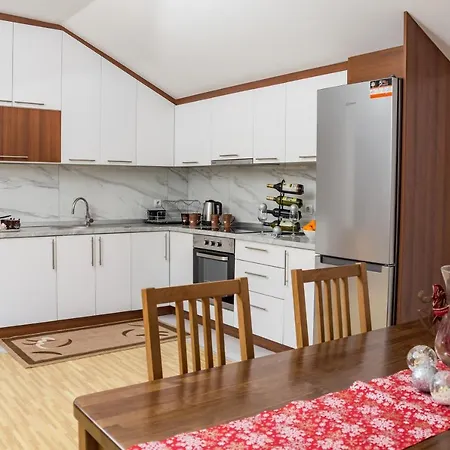 Lazar Apartamento Pale