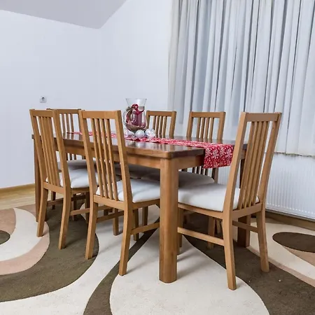 Lazar Apartman
